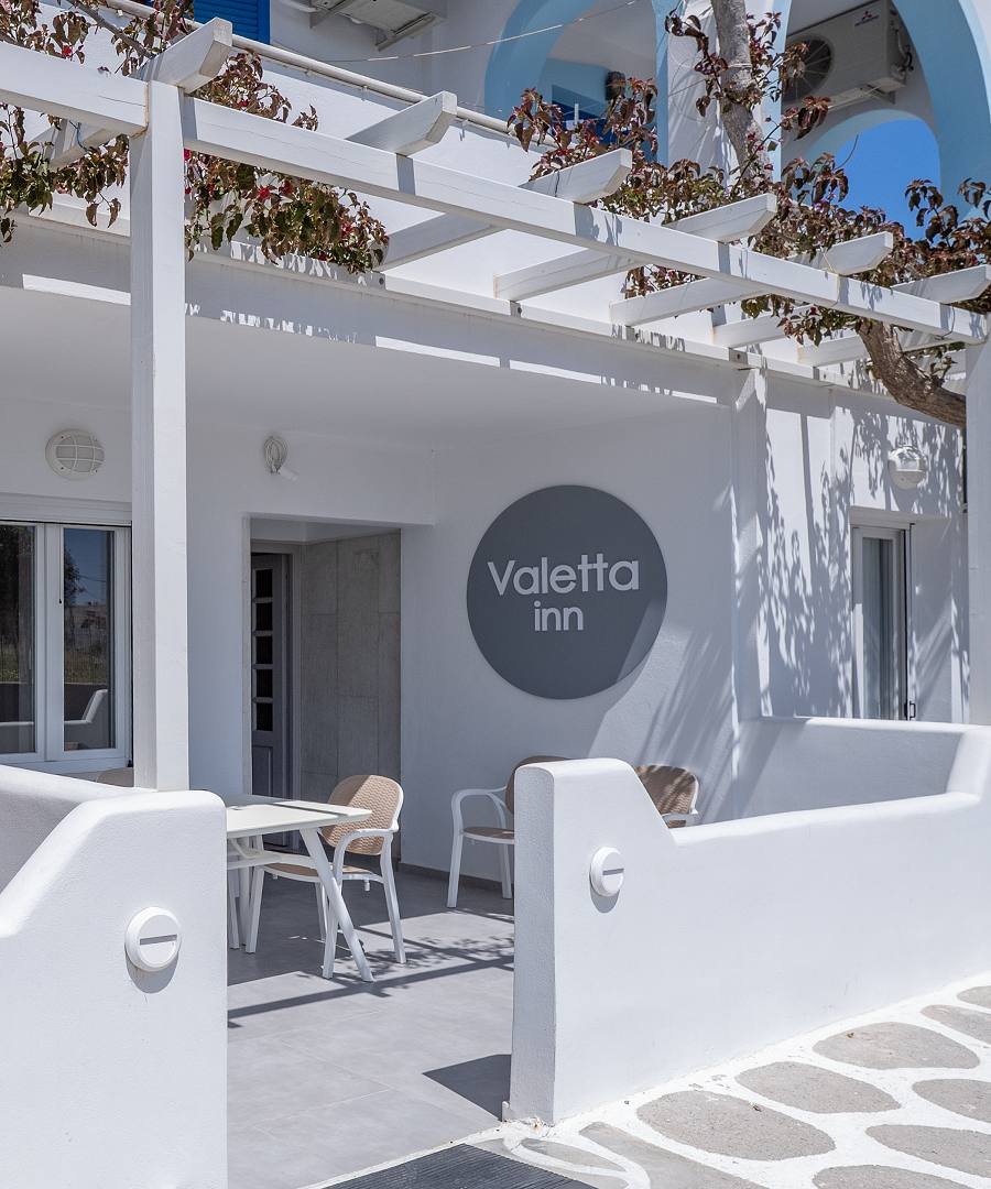 Valetta Inn, Exterior